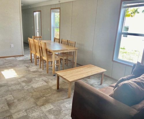 3176 Karen Dr, Naples, FL 34112-7365