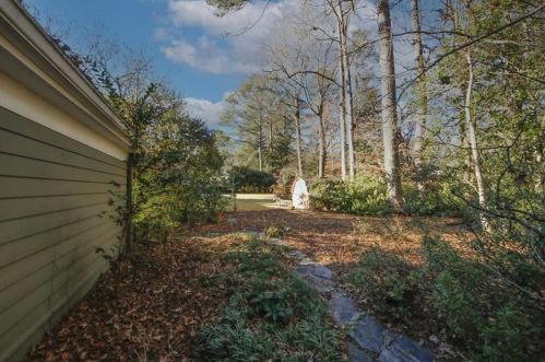 1854 Chancery Ln, Atlanta GA 30341-1008 exterior