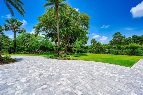 6582 Trl Blvd, Naples FL 34108-2655 exterior