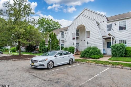 103 Woodcrest Dr, Morristown NJ 07960-4540 exterior