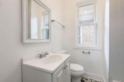 9132 Saginaw Ave, Chicago IL  60617-4150 exterior