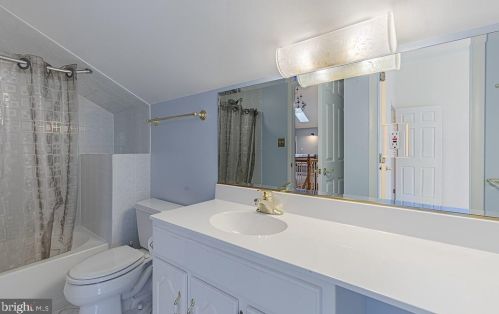 1515 Highwood Dr, Mc Lean VA  22101-5800 exterior