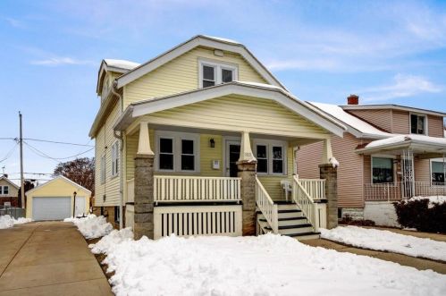 3035 73rd St, Milwaukee WI  53210-1068 exterior