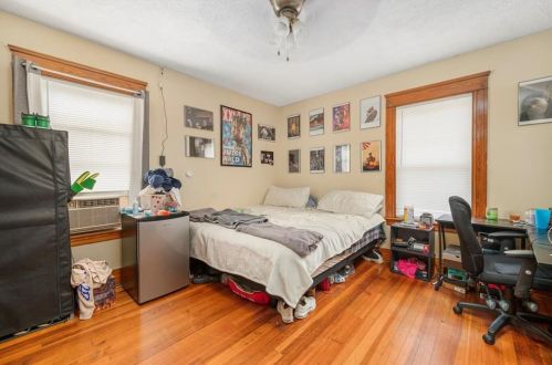 1041 Park Ave, Woonsocket RI 02895-4773 exterior