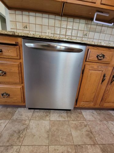 5917 Leisure South Dr, Grand Rapids MI 49548-6857 exterior