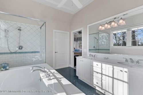 15 Sunny Ridge Dr, Red Bank NJ exterior