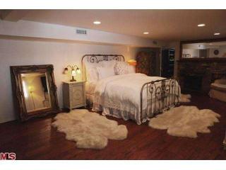 2933 Ledgewood Dr, Los Angeles CA  90068-1957 exterior