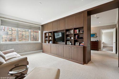 2900 Hermitage Ave, Chicago IL 60609-2733 exterior