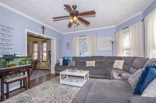 327 Middlesex St, North Andover MA 01845-3438 exterior