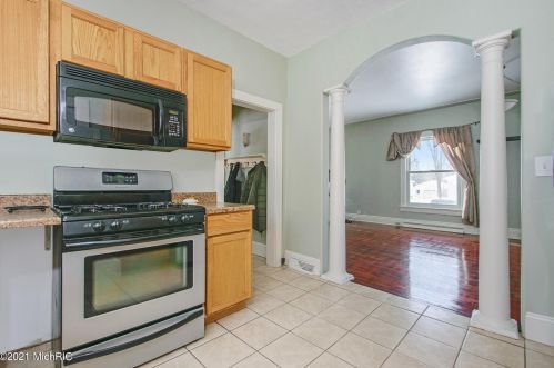 522 Broas St, Belding MI 48809-1911 exterior