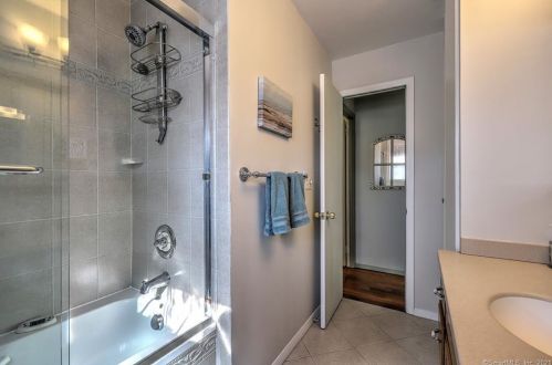 76 Boylston St, Milford CT 06461-2305 exterior