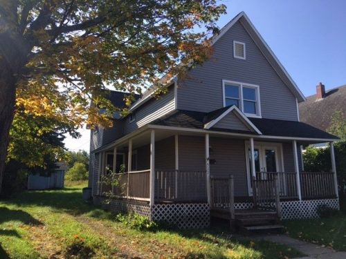 512 Cherry St, Negaunee MI  49866-1410 exterior