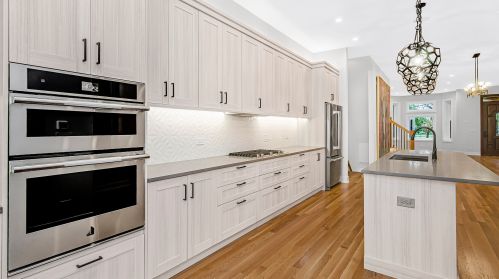 3358 Calumet Ave, Chicago IL 60616-1407 exterior