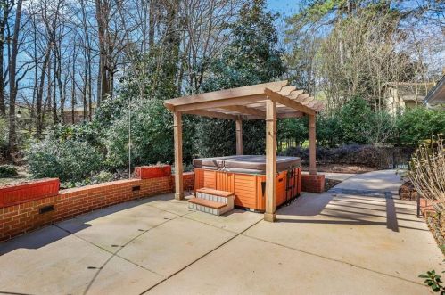 1189 Dunwoody Knl Dr, Atlanta GA 30338-3218 exterior