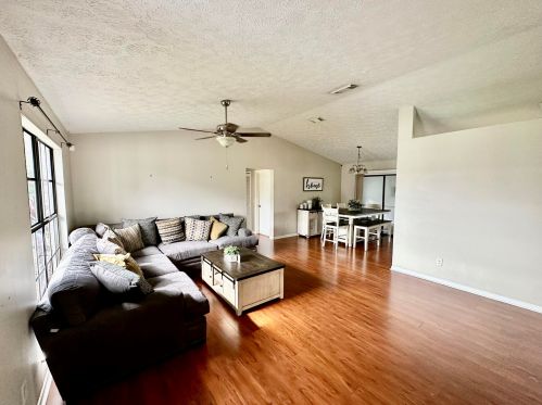 507 Aster Rd, Fort Pierce FL  34953-2904 exterior