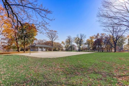 3464 Dousman St, Milwaukee WI  53212-1755 exterior