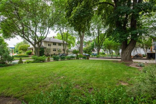 1157 Glenview Ave, Milwaukee WI 53213-3047 exterior