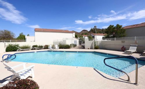 2338 Evans Dr, Phoenix AZ 85032-5461 exterior