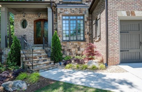 2622 Green Meadows Ln, Atlanta, GA 30319-3108