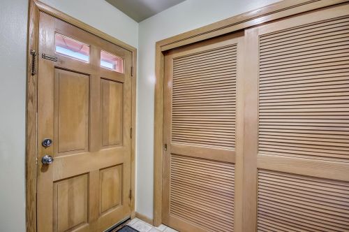 4076 83, Milwaukee WI 53222-1804 exterior