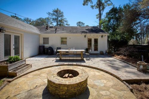 962 Cardova Dr, Atlanta GA 30324-4213 exterior