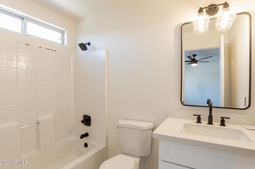 10872 Devonshire Ave, Phoenix AZ  85037-5759 exterior