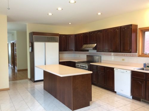 2627 Shields Ave, Chicago, IL 60616-2622