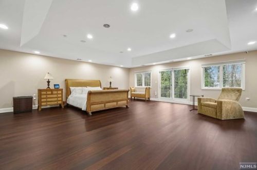 3 Pne Ter, Demarest NJ 07627-1214 exterior