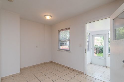 813 Leith Ave, Waukegan IL 60085-2545 exterior