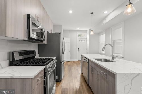 610 Roxboro Pl, Washington DC  20011-1254 exterior