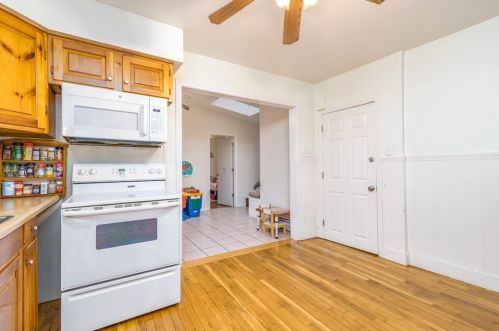 9 Ashby St, Providence RI 02919-6604 exterior