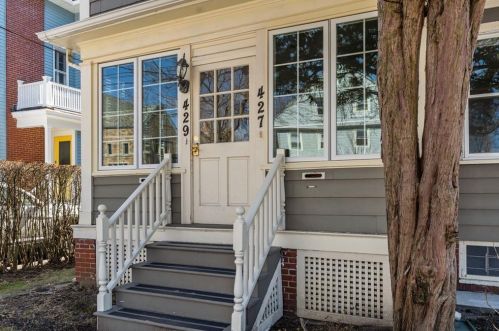 427 Lloyd Ave, Providence RI  02906-4546 exterior