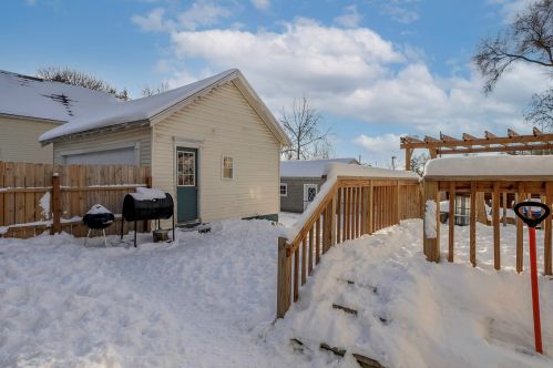 1224 Valley Ave, Grand Rapids MI 49504-2965 exterior