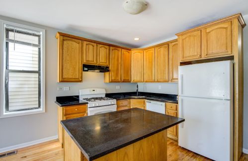 959 51 St, Chicago IL 60609-5124 exterior