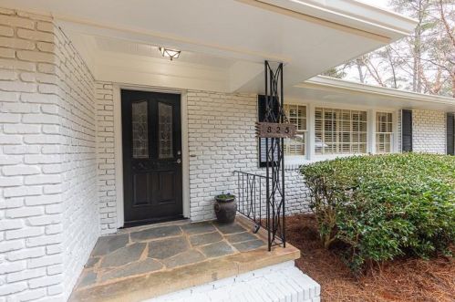 825 Moores Mill Rd, Atlanta, GA 30327-1544