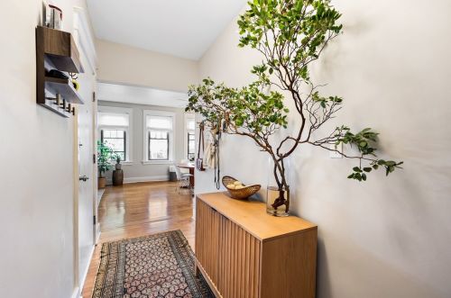 6023 Walnut St, Pittsburgh, PA 15206-4219