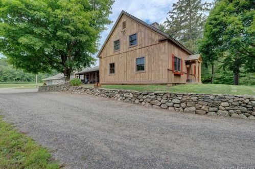 325 Hl Rd, Torrington CT 06790-5834 exterior