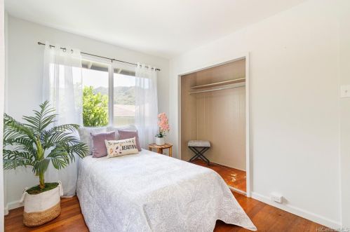 2424 Myrtle St, Honolulu HI 96816-3137 exterior