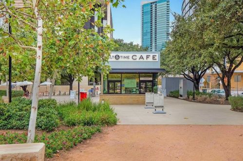 311 5th St, Austin TX 78701-2997 exterior