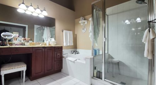 8519 Bay Springs Dr, Orlando FL  32819-4970 exterior