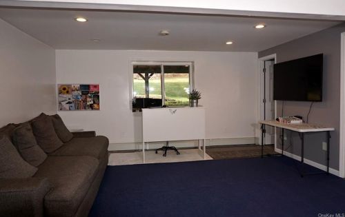 66 Daley Rd, Poughkeepsie NY 12603-4317 exterior