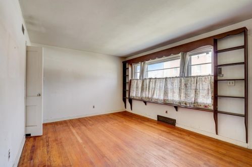 525 Ash St, Waukegan IL 60085-3928 exterior