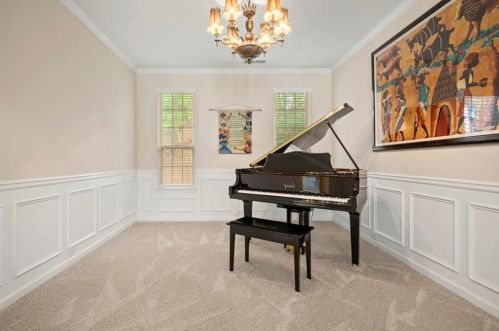 549 Cascade Hl Ct, Atlanta GA 30331-8385 exterior