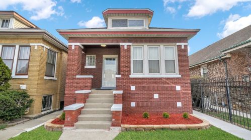 5717 Whipple St, Chicago IL  60629-2432 exterior