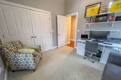 2 Camelot Dr, Worcester MA 01602-1318 exterior