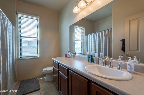 150 Castlefield Cir, Tucson AZ  85704-5783 exterior