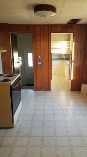 535 Aquidneck Ave, Middletown RI 02842-5618 exterior