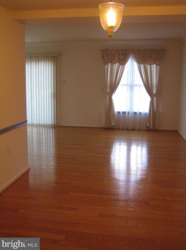 6511 Kemper Lakes Ct, Alexandria VA  22312-3160 exterior