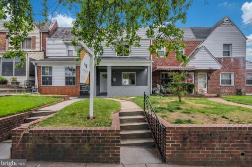 3415 Eads St, Washington, DC 20019-1428