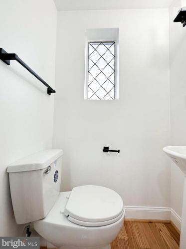 5217 New Hampshire Ave, Washington DC 20011-7920 exterior